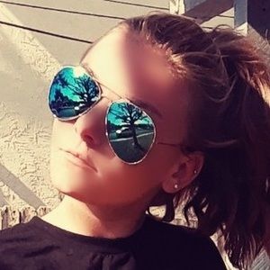 Meet your Posher, Natalie